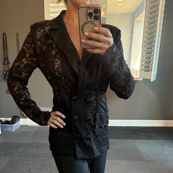 Elegant Black Lace Blazer and Pants Set - Picture 2 of 3